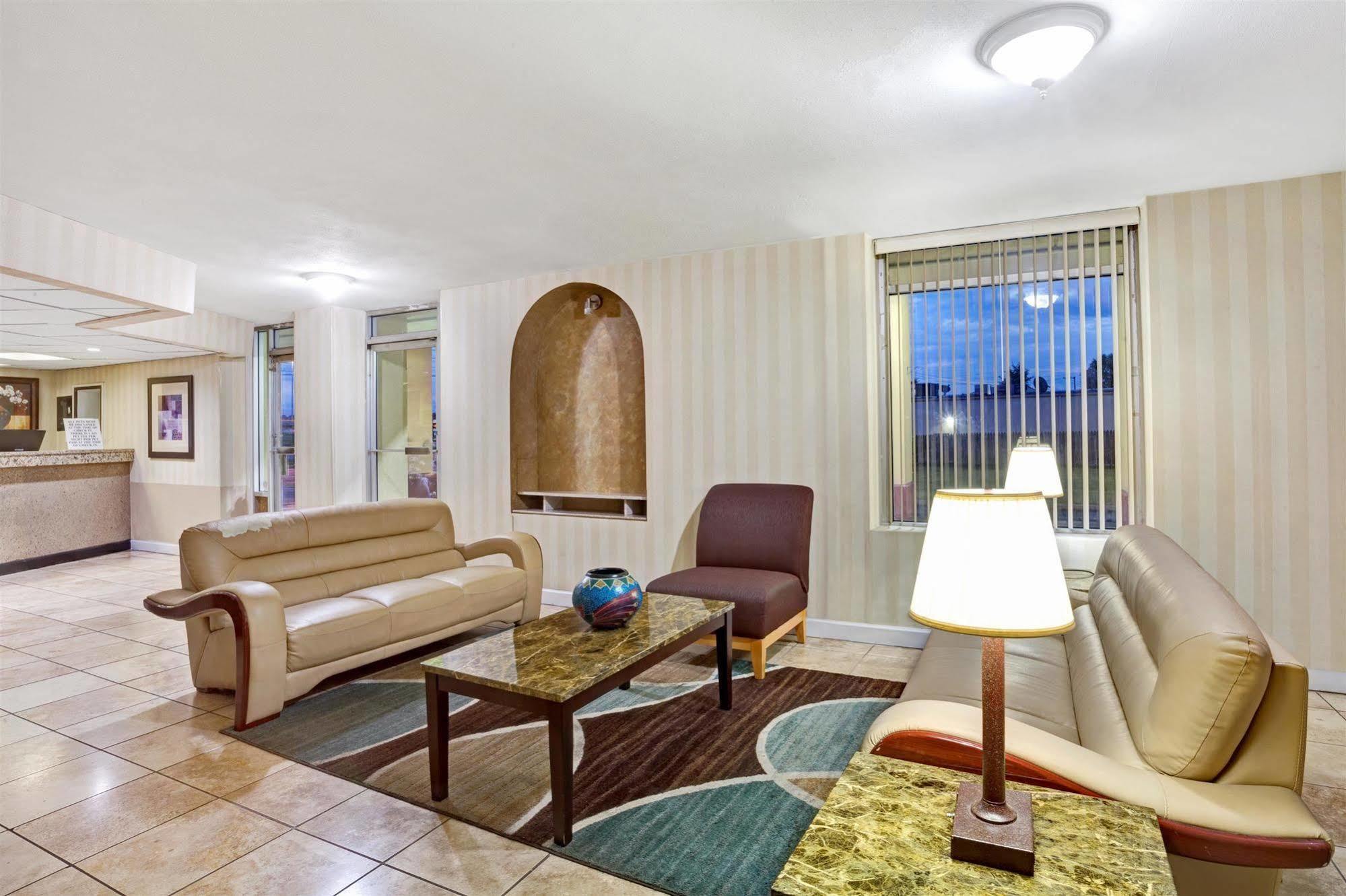 ซูเปอร์ 8 บาย วินด์แฮม แนชวิลล์ ดาวน์ทาวน์ Hotel ภายนอก รูปภาพ